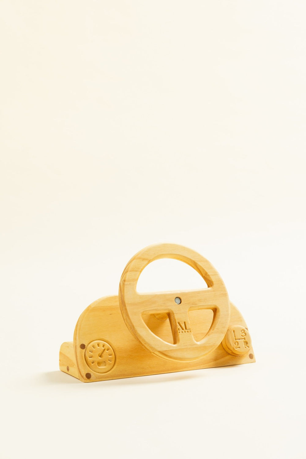 Manivela Montessori de madera Little Pilot de Minimaall Petit, vista frontal angulada
